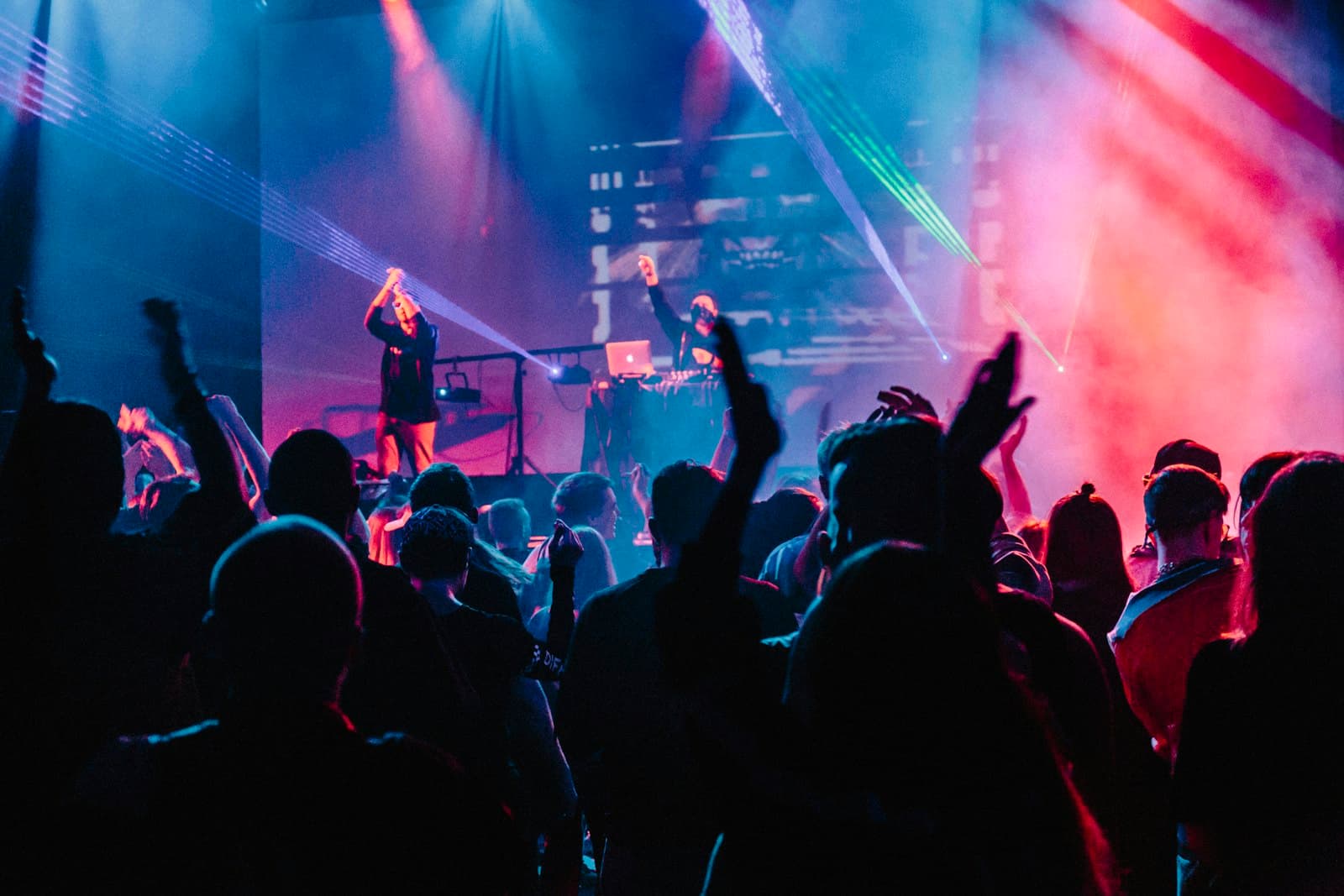 Live band on the Rock'n Bills stage