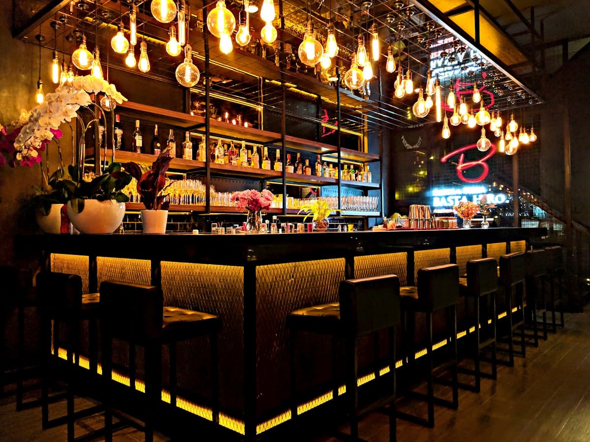 Cocktail Receptions & Happy Hour